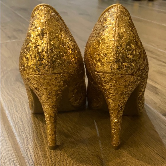 Good glittery pumps - Picture 3 of 4